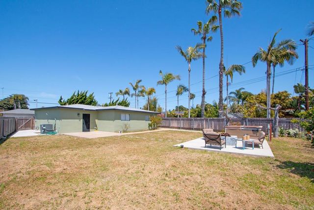 907 California Street, Oceanside, CA 92054