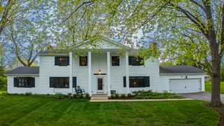 702 Maple Lane, Geneva, IL 60134