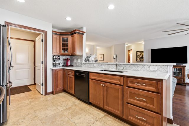 1506 Hummingbird Circle, Waterloo, IA 50702