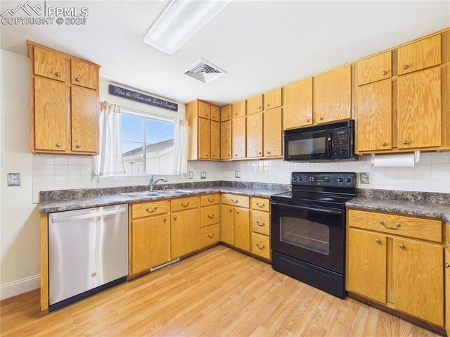 416 Alma Avenue, Pueblo, CO 81004