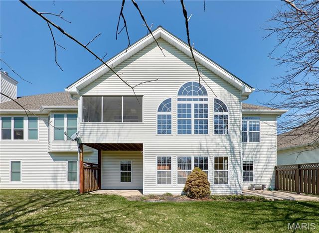 184 Bear Creek Drive, Wentzville, MO 63385