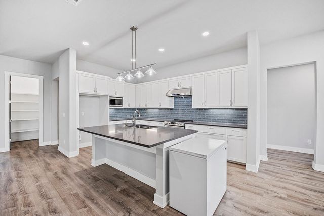 21603 Thomas CV, Lago Vista, TX 78645