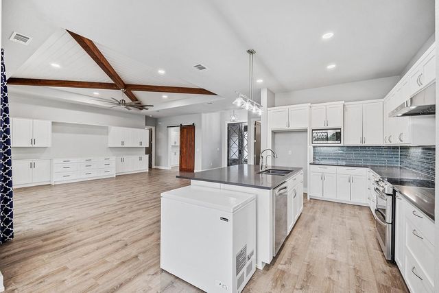 21603 Thomas CV, Lago Vista, TX 78645