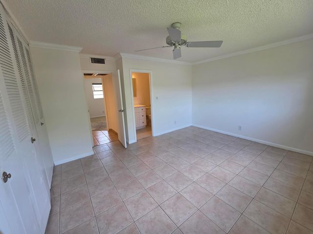 3400 NW 48th Avenue, Lauderdale Lakes, FL 33319