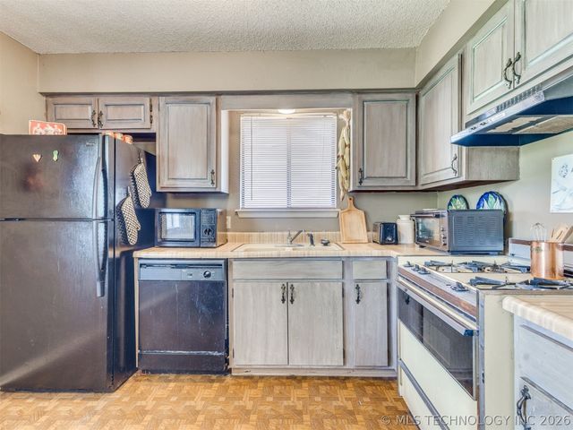 413 W Birmingham Street, Broken Arrow, OK 74011