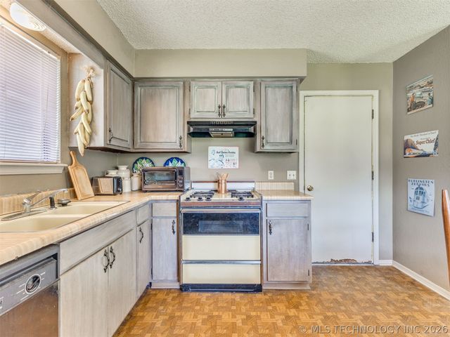 413 W Birmingham Street, Broken Arrow, OK 74011