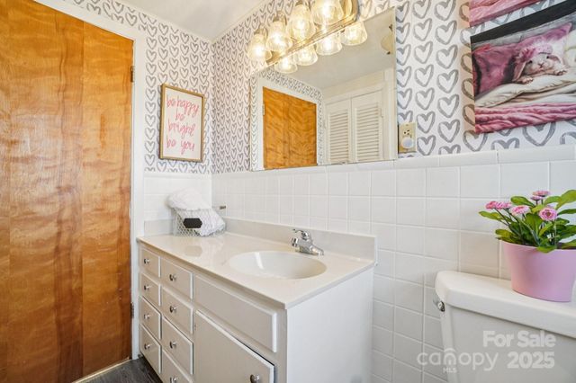 2510 Old Spartanburg Road, East Flat Rock, NC 28726