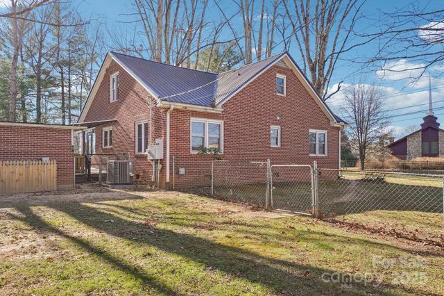 2510 Old Spartanburg Road, East Flat Rock, NC 28726