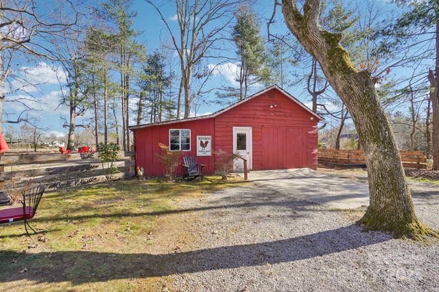 2510 Old Spartanburg Road, East Flat Rock, NC 28726