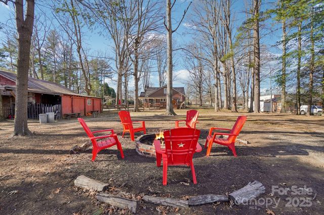 2510 Old Spartanburg Road, East Flat Rock, NC 28726