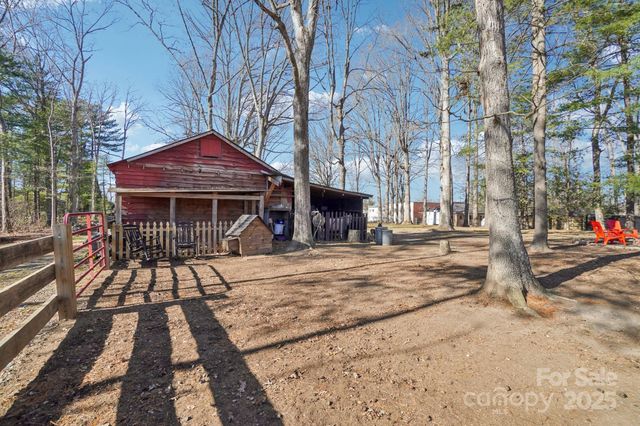 2510 Old Spartanburg Road, East Flat Rock, NC 28726