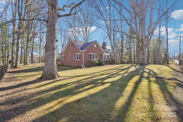 2510 Old Spartanburg Road, East Flat Rock, NC 28726