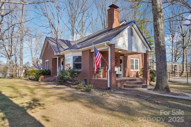 2510 Old Spartanburg Road, East Flat Rock, NC 28726