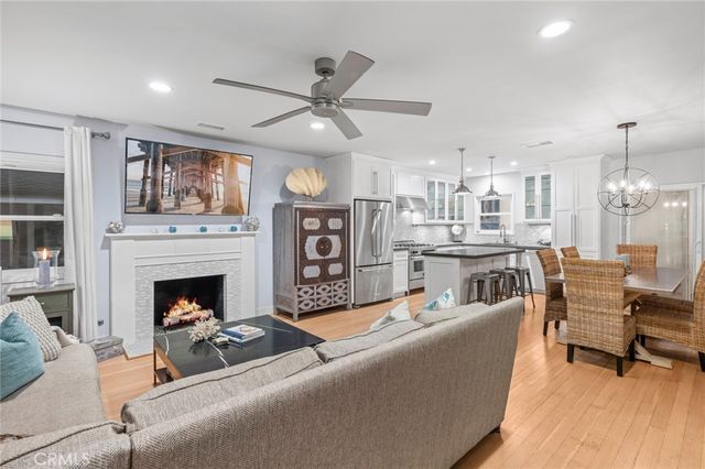 2049 E Ocean Boulevard, Newport Beach, CA 92661