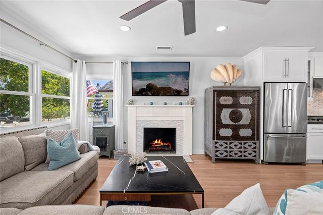 2049 E Ocean Boulevard, Newport Beach, CA 92661