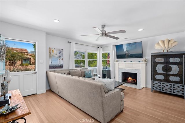 2049 E Ocean Boulevard, Newport Beach, CA 92661