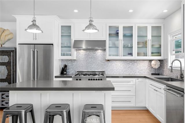 2049 E Ocean Boulevard, Newport Beach, CA 92661