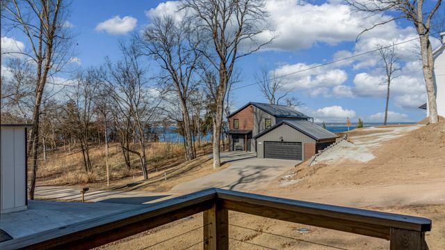 88 Circle Drive, Monkey Island, OK 74331