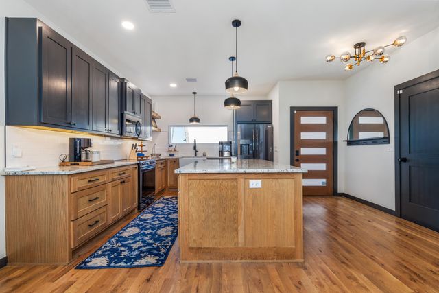 88 Circle Drive, Monkey Island, OK 74331