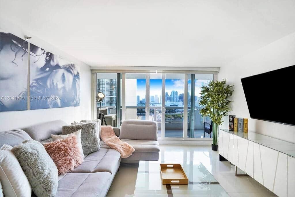 1717 N Bayshore Drive A2056, Miami, FL 33132