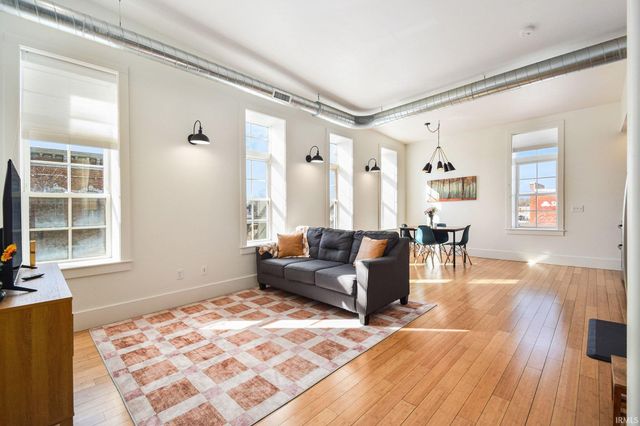 100 W Market St Ste 2C, Warsaw, IN 46580