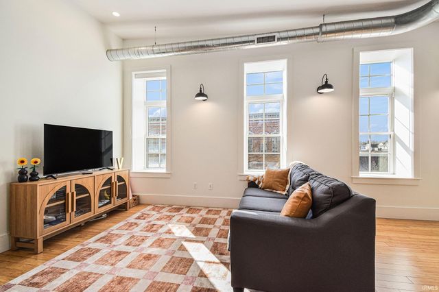 100 W Market St Ste 2C, Warsaw, IN 46580