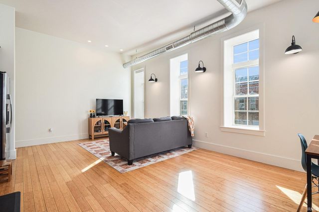 100 W Market St Ste 2C, Warsaw, IN 46580