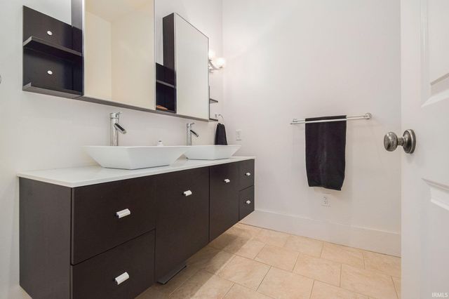 100 W Market St Ste 2C, Warsaw, IN 46580