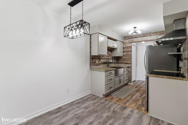 43244 Mound Road, Sterling Heights, MI 48314