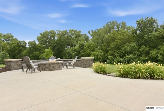 21529 B Street, Elkhorn, NE 68022