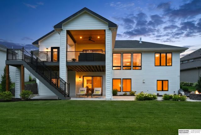 21529 B Street, Elkhorn, NE 68022