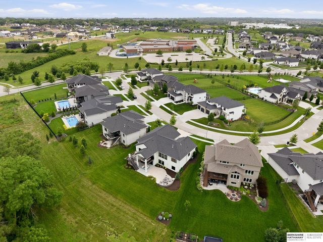 21529 B Street, Elkhorn, NE 68022