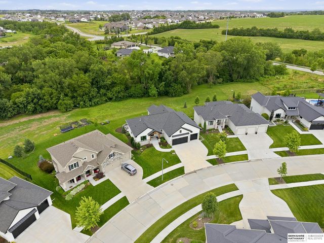 21529 B Street, Elkhorn, NE 68022