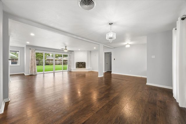 427 Biscayne Boulevard, El Lago, TX 77586