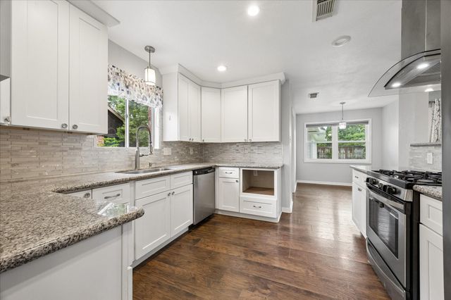 427 Biscayne Boulevard, El Lago, TX 77586