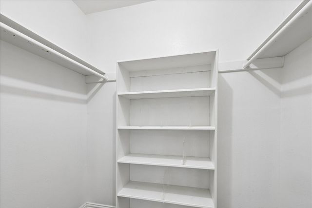 427 Biscayne Boulevard, El Lago, TX 77586