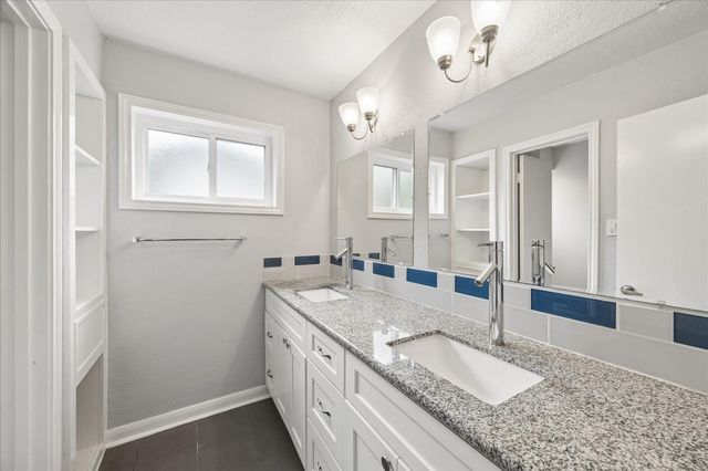 427 Biscayne Boulevard, El Lago, TX 77586