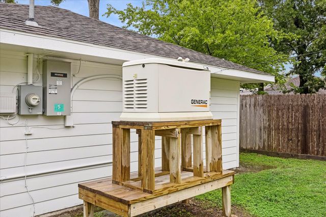 427 Biscayne Boulevard, El Lago, TX 77586