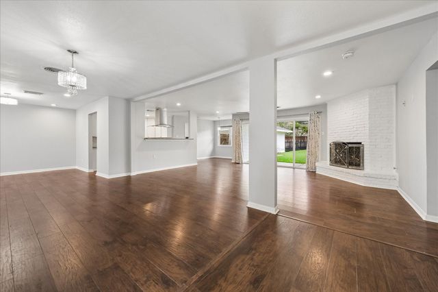 427 Biscayne Boulevard, El Lago, TX 77586