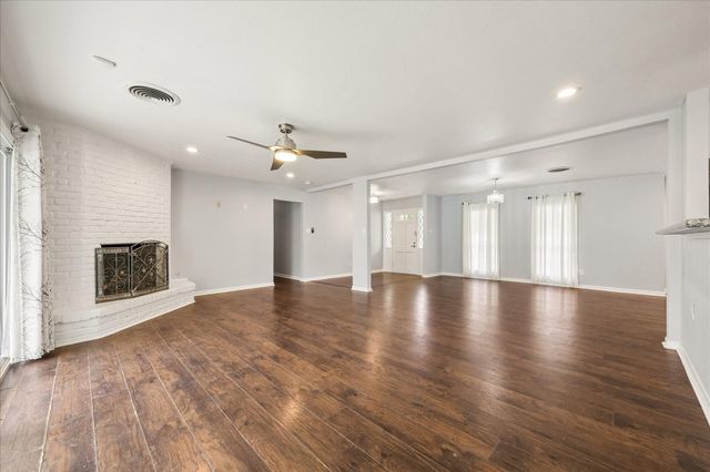 427 Biscayne Boulevard, El Lago, TX 77586