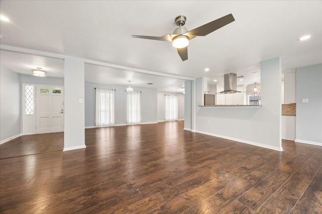 427 Biscayne Boulevard, El Lago, TX 77586