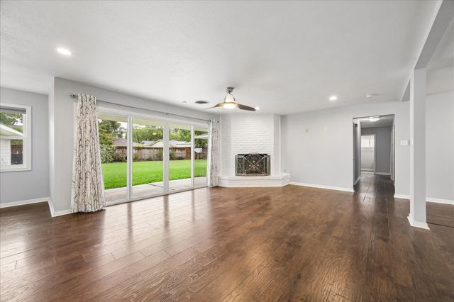 427 Biscayne Boulevard, El Lago, TX 77586