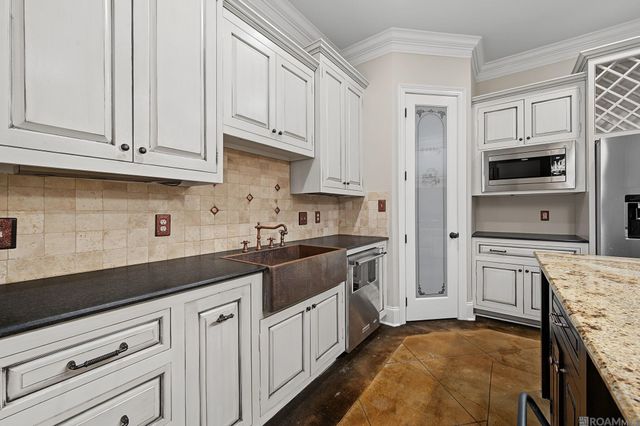 18541 Lake Stream Dr, Central, LA 70739