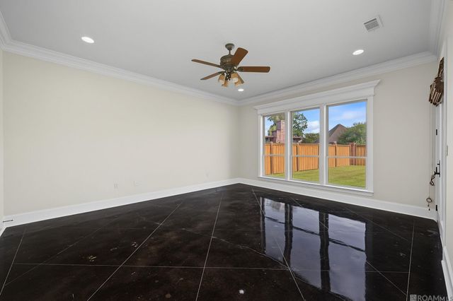 18541 Lake Stream Dr, Central, LA 70739