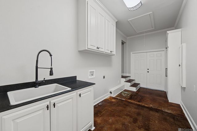 18541 Lake Stream Dr, Central, LA 70739