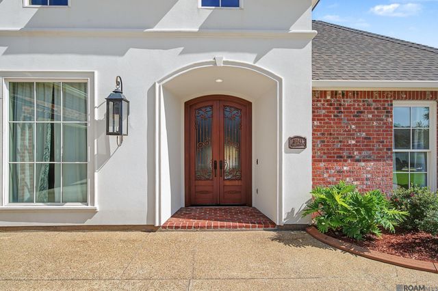 18541 Lake Stream Dr, Central, LA 70739