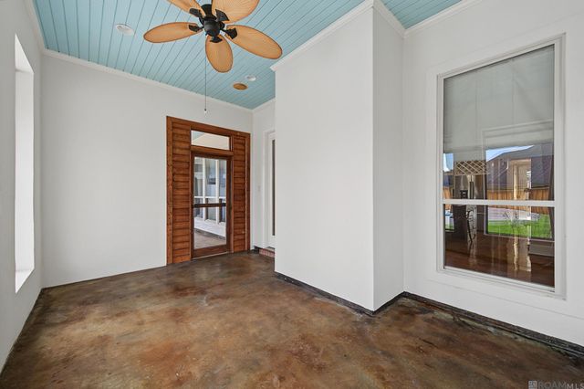 18541 Lake Stream Dr, Central, LA 70739