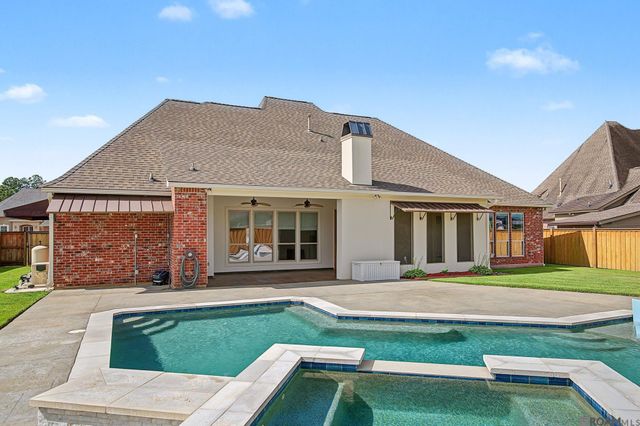 18541 Lake Stream Dr, Central, LA 70739