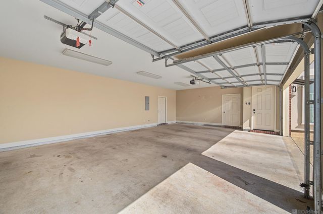 18541 Lake Stream Dr, Central, LA 70739