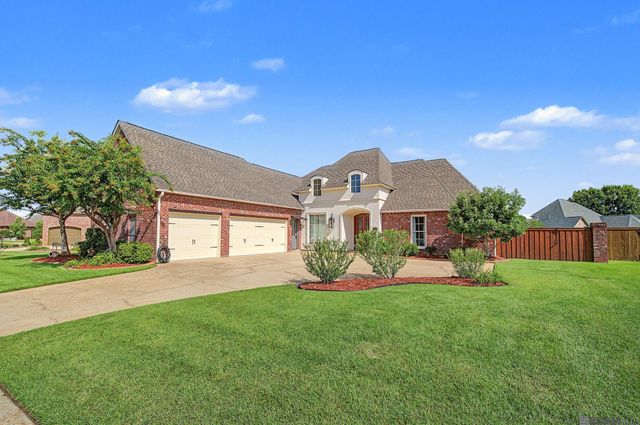 18541 Lake Stream Dr, Central, LA 70739